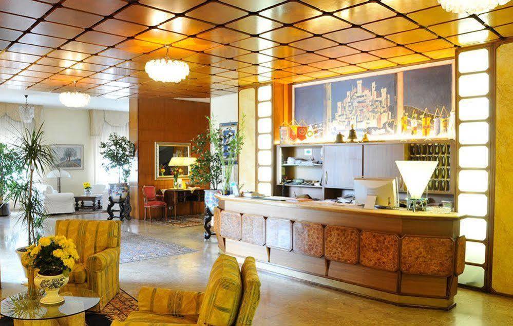 Hotel Beatrice Эсте Экстерьер фото